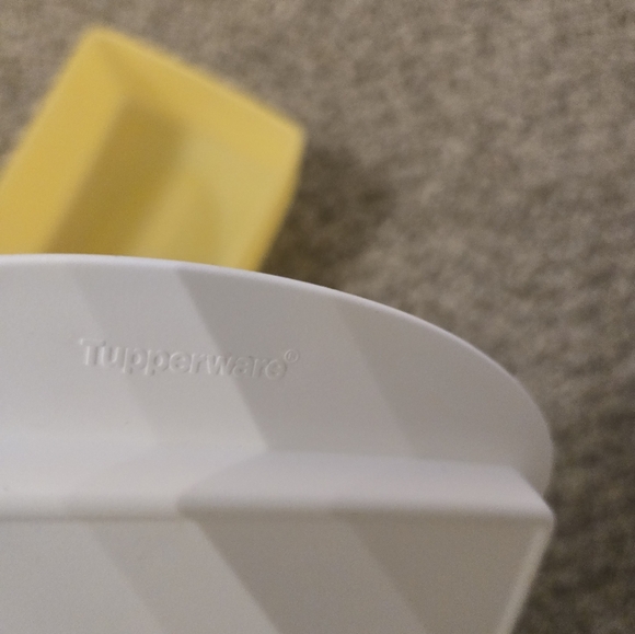 Tupperware large butter-cheese keeper - Picture 4 of 4